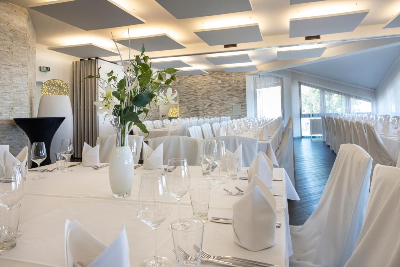 Hotel Restaurant Zehn-Brunnen Renningen Exterior photo