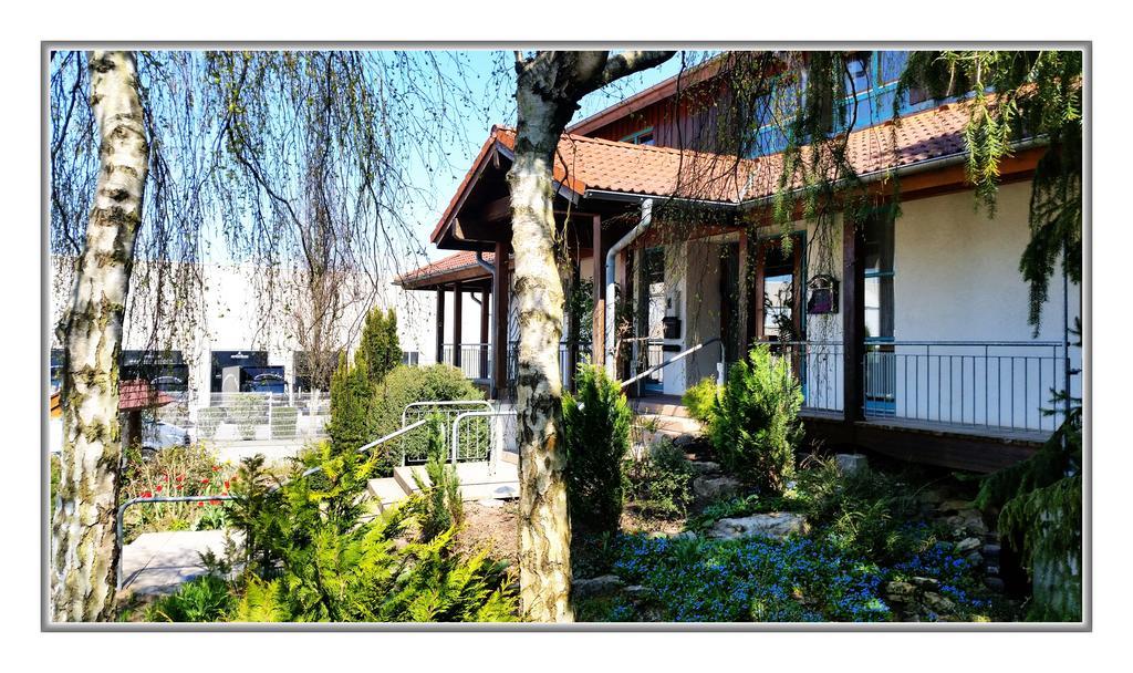 Hotel Restaurant Zehn-Brunnen Renningen Exterior photo