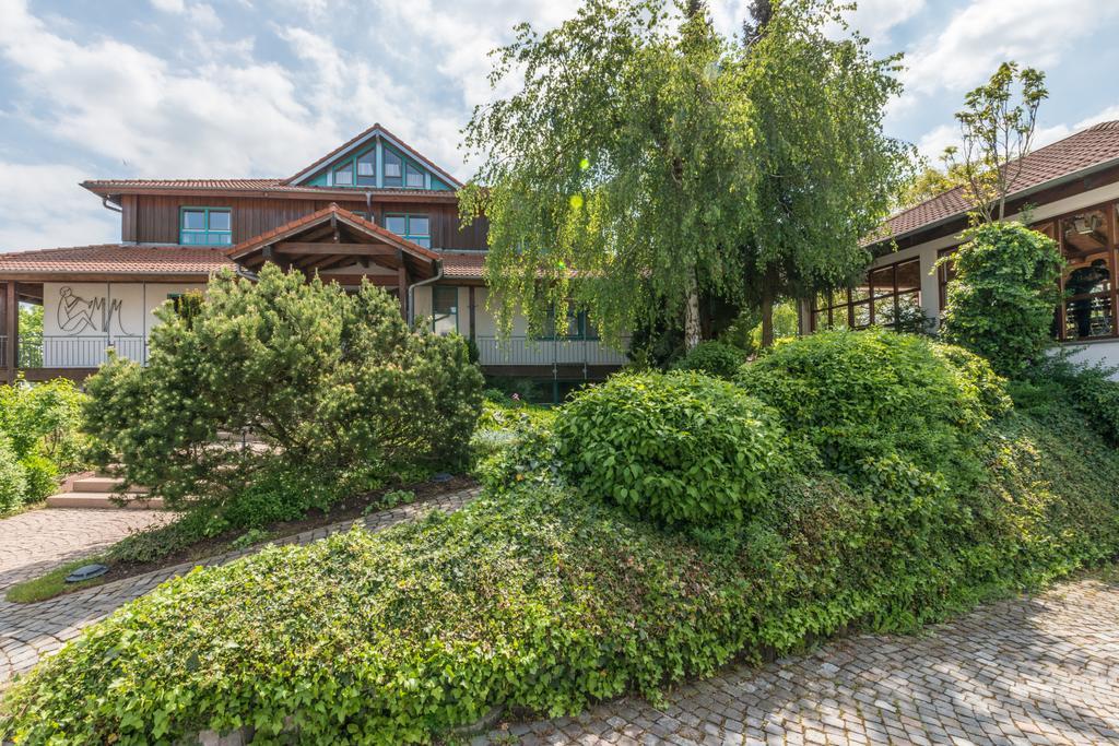 Hotel Restaurant Zehn-Brunnen Renningen Exterior photo